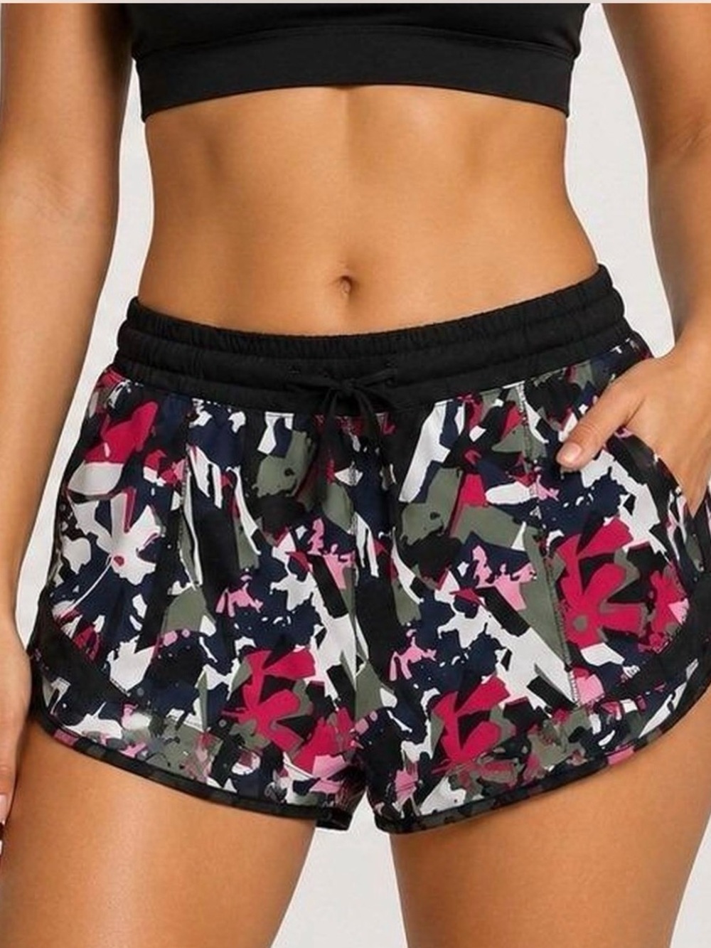 Lululemon Black Hotty Hot shorts Camo-Print